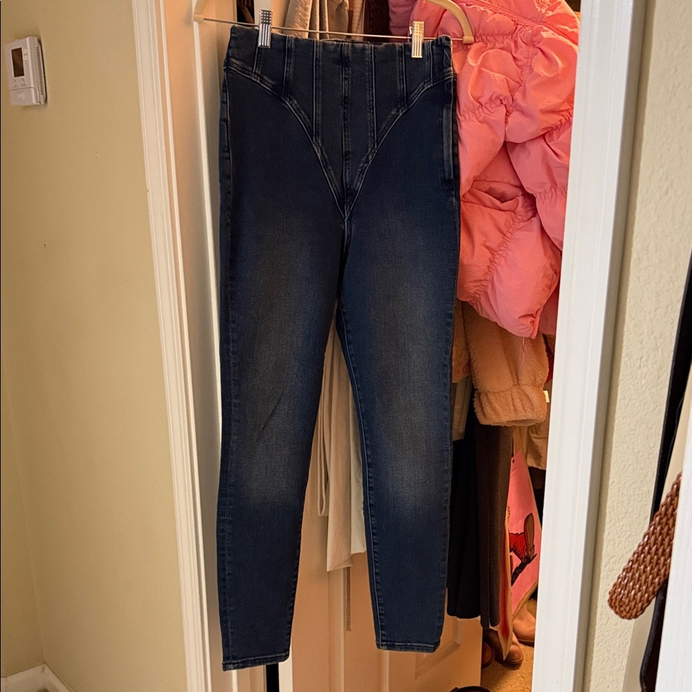 Good American size 6 high rise skinny jeans